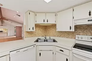 5328 Florentine Ct, Spring Hill, FL 34608 - Photo 11