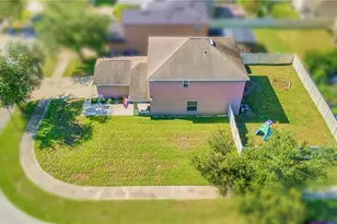 7719 Maroon Peak Dr, Ruskin, FL 33573 - Photo 5
