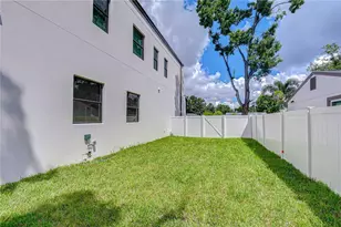 2112 W Farwell Dr, Tampa, FL 33603 - Photo 83