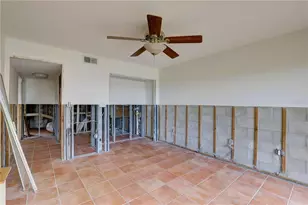 7510 Sunshine Skyway Ln S, Saint Petersburg, FL 33711 - Photo 11
