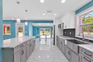 1613 33rd St SE, Ruskin, FL 33570 - Photo 5