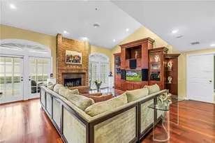 12383 Windtree Blvd, Seminole, FL 33772 - Photo 9