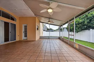 405 Country Vineyard Dr, Valrico, FL 33594 - Photo 37