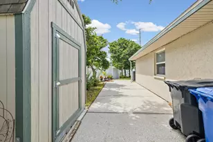 3439 Laurel Dale Dr, Tampa, FL 33618 - Photo 35