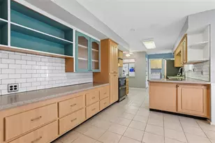 1001 La Jolla Ave, Sun City Center, FL 33573 - Photo 15