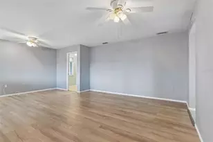 1001 La Jolla Ave, Sun City Center, FL 33573 - Photo 7