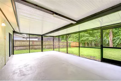 16122 Oakmanor Drive, Tampa, FL 33624 - Photo 11
