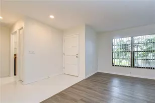 16122 Oakmanor Dr, Tampa, FL 33624 - Photo 3
