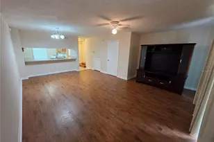 5202 Sunridge Palms Dr, Tampa, FL 33617 - Photo 9