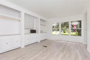 4211 Lowell Ln, Zephyrhills, FL 33541 - Photo 17
