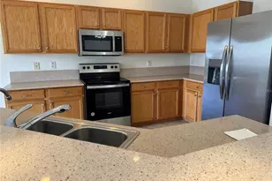 903 Coade Stone Dr, Seffner, FL 33584 - Photo 7