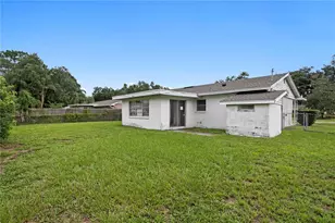 12002 Gaines Ct, Tampa, FL 33618 - Photo 7