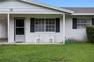 12002 Gaines Ct, Tampa, FL 33618 - Photo 5