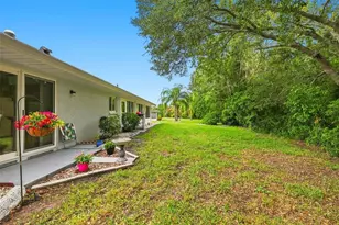 1803 New Bedford Dr, Sun City Center, FL 33573 - Photo 37