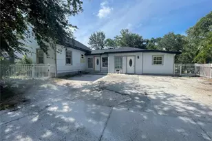 1339 13th St W, Bradenton, FL 34205 - Photo 1