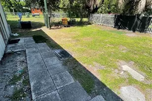 1339 13th St W, Bradenton, FL 34205 - Photo 11