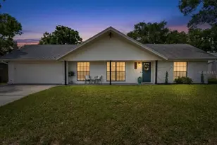 720 Green Cove Dr, Brandon, FL 33510 - Photo 1