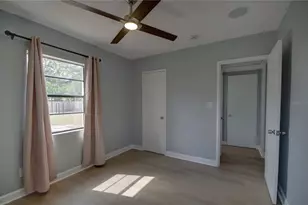 820 86th Ave N, Saint Petersburg, FL 33702 - Photo 15