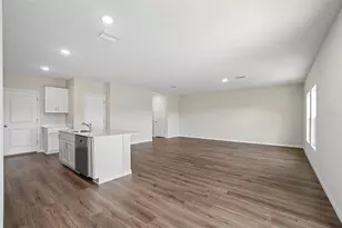 36605 Sagemoor Dr, Zephyrhills, FL 33541 - Photo 17