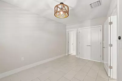 931 Arlington Avenue N, Saint Petersburg, FL 33705 - Photo 11