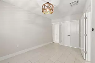 931 Arlington Ave N, Saint Petersburg, FL 33705 - Photo 11