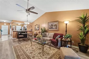 317 Knottwood Ct, Sun City Center, FL 33573 - Photo 17
