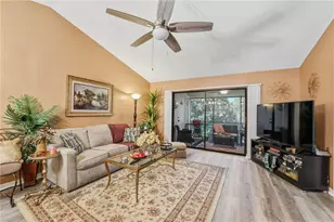 317 Knottwood Ct, Sun City Center, FL 33573 - Photo 5