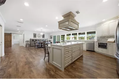 10715 Carrollwood Drive, Tampa, FL 33618 - Photo 11