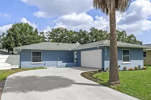 6917 Dunnett Ave N, Saint Petersburg, FL 33709 - Photo 1
