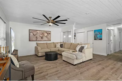 6917 Dunnett Avenue N, Saint Petersburg, FL 33709 - Photo 9
