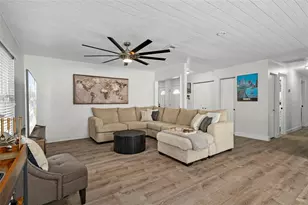 6917 Dunnett Ave N, Saint Petersburg, FL 33709 - Photo 9