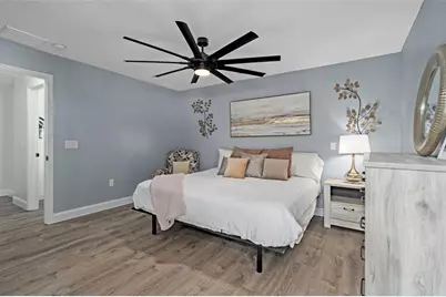 6917 Dunnett Avenue N, Saint Petersburg, FL 33709 - Photo 17