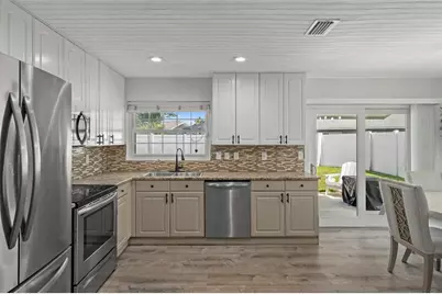 6917 Dunnett Avenue N, Saint Petersburg, FL 33709 - Photo 13