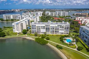 7882 Sailboat Key Blvd S, South Pasadena, FL 33707 - Photo 3