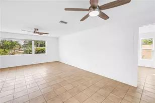 2053 Dolphin Blvd S, Saint Petersburg, FL 33707 - Photo 11