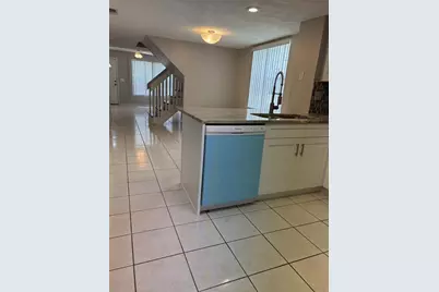 8525 J R Manor Drive, Tampa, FL 33634 - Photo 9