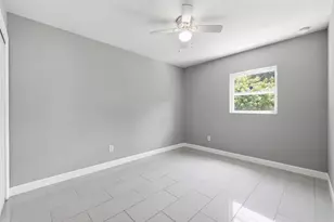 7806 Tanglewood Ln, Tampa, FL 33615 - Photo 13