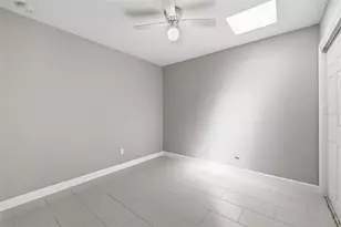7806 Tanglewood Ln, Tampa, FL 33615 - Photo 21