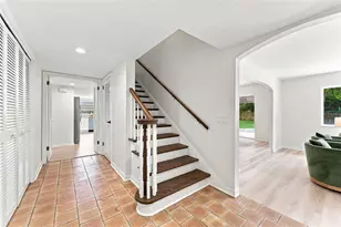 11735 Lipsey Rd, Tampa, FL 33618 - Photo 5
