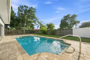3276 Fox Hill Dr, Clearwater, FL 33761 - Photo 35