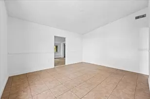 14804 N Blvd, Tampa, FL 33613 - Photo 5