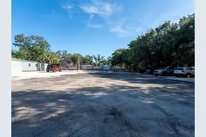 9613 Six Mile Creek Road, Tampa, FL 33610 - Photo 43