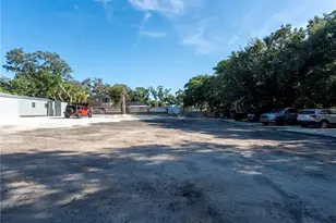 9613 Six Mile Creek Rd, Tampa, FL 33610 - Photo 43
