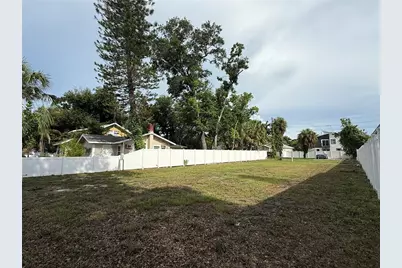 1011 12th Avenue S, Saint Petersburg, FL 33705 - Photo 1