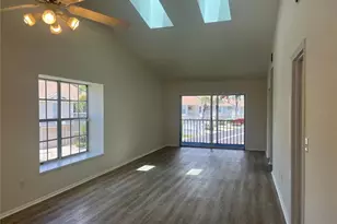12325 Sun Vista Ct W, Treasure Island, FL 33706 - Photo 9