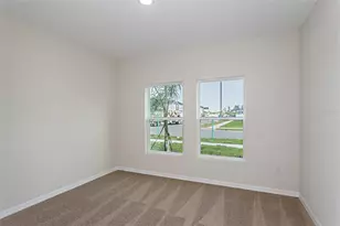 36715 Thornhedge Dr, Zephyrhills, FL 33541 - Photo 13