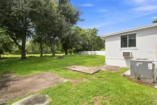 2715 11th Ave SE, Ruskin, FL 33570 - Photo 27
