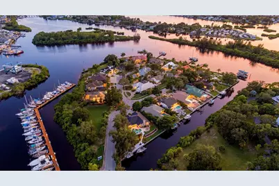 1102 Marina Drive, Tarpon Springs, FL 34689 - Photo 1