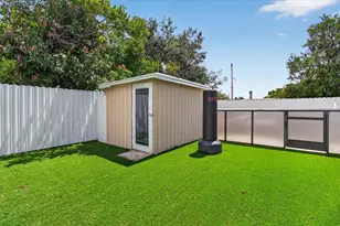 10905 N 22nd St, Tampa, FL 33612 - Photo 53