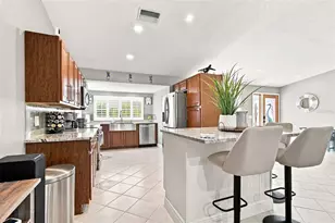 201 Lagoon Dr, Palm Harbor, FL 34683 - Photo 15